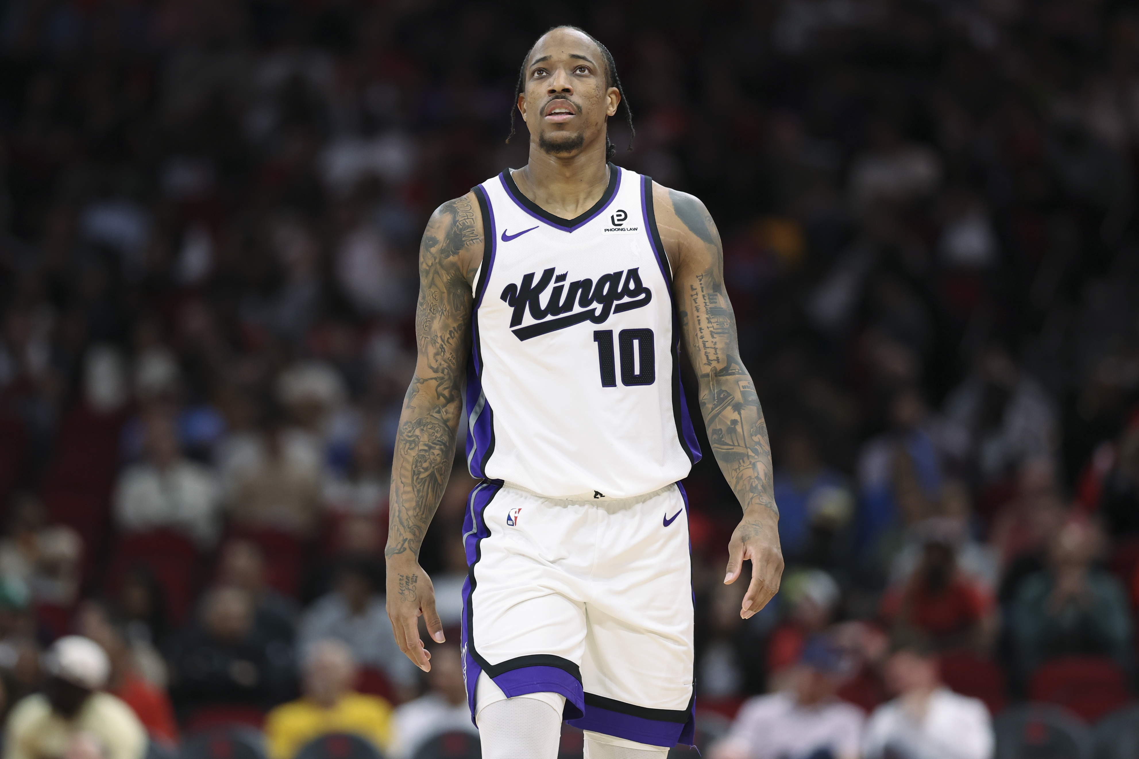 足球比分-湖人追求目标增加，德罗赞威金斯，雄鹿想交易引援，留住字母哥|洛杉矶|吉安尼斯·安特托孔波|NBA|伦纳德|扬尼斯-阿德托昆博_新浪新闻